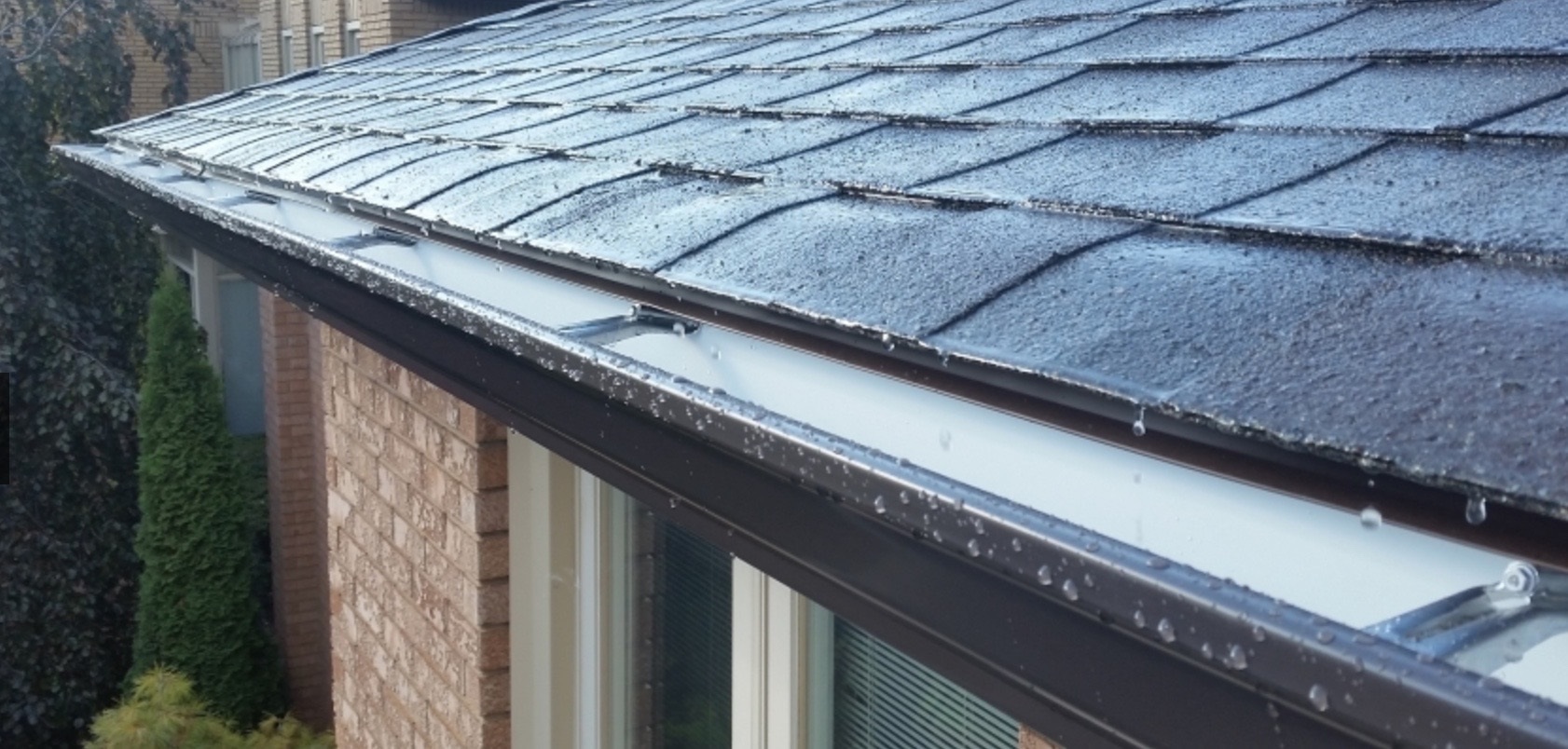 Eavestrough Repairs & Cleaning